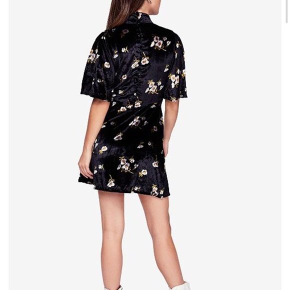 Free People Be My Baby Velvet Dress. Size: 4, 6 - Picture 2 of 8